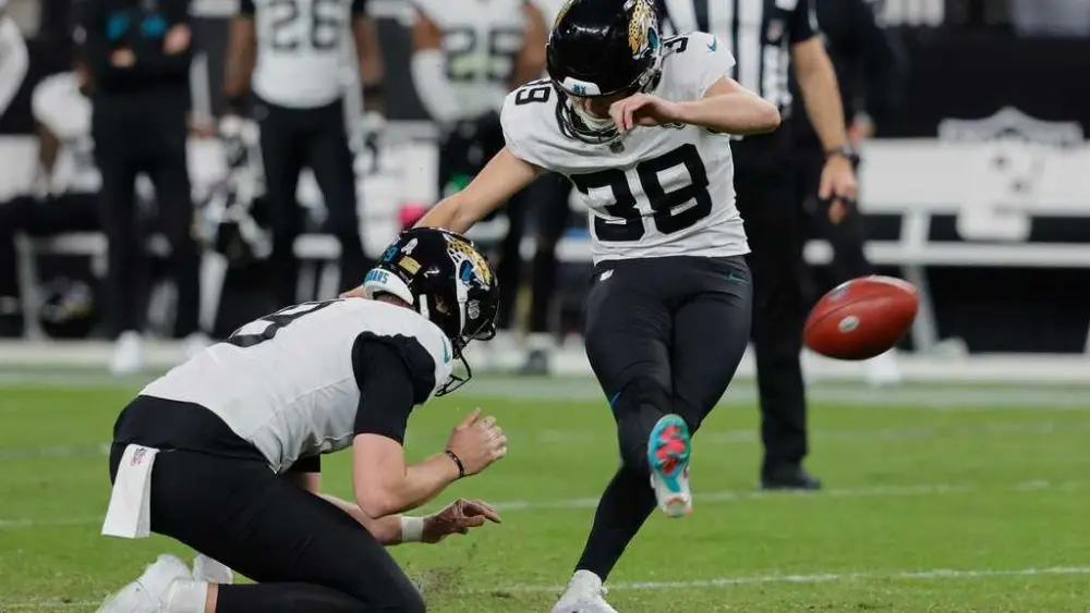 Jaguars' Cam Little kicks 68-yard field goal to break NFL record