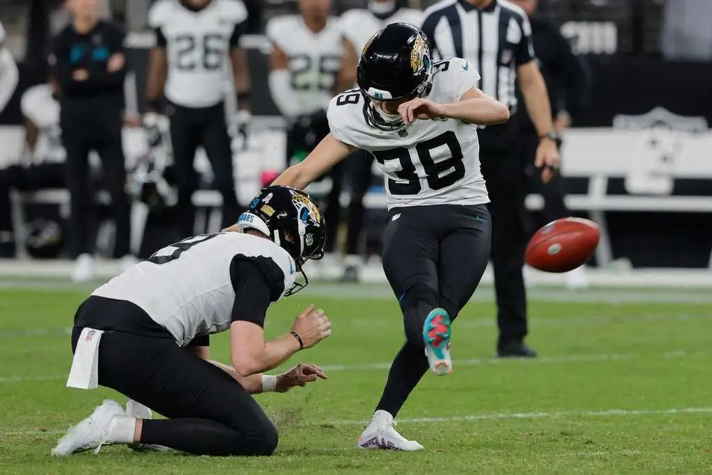 Jaguars' Cam Little kicks 68-yard field goal to break NFL record
