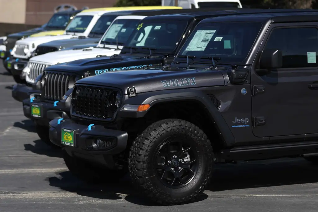 Chrysler recalls 320,000 Jeep plug-in hybrids due to faulty battery that can catch fire