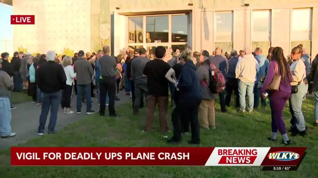 Loved ones, community members host vigil honoring victims of the Kentucky plane crash