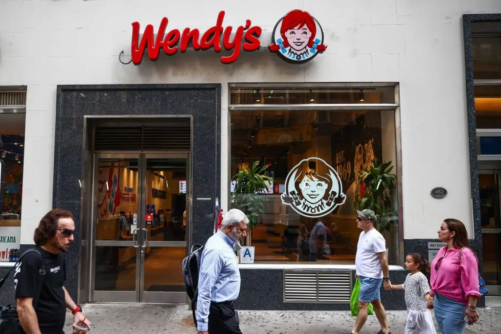Wendy's is closing hundreds of restaurants