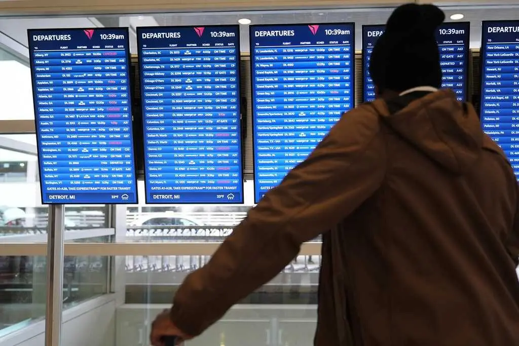 US airlines' daily cancellations top 2,000