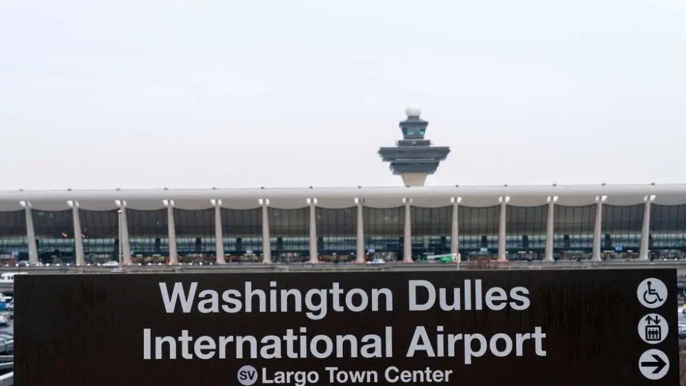 18 people sent to the hospital after mobile lounge crashes at Washington D.C.-area airport