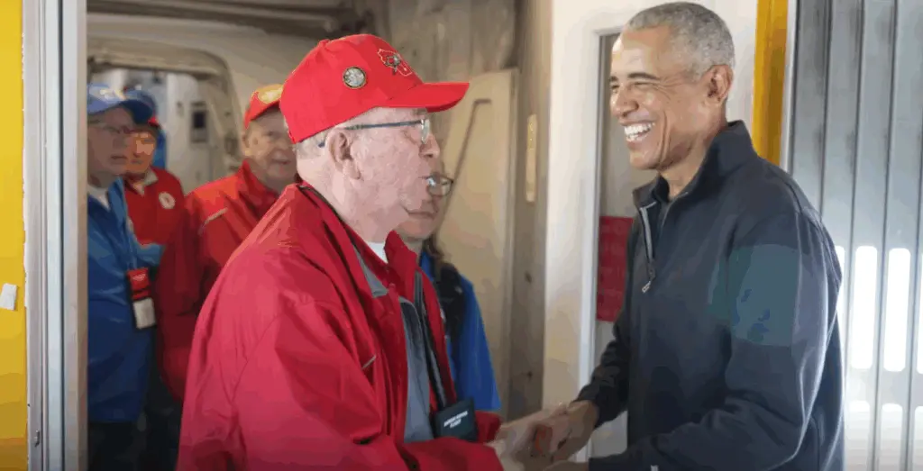 Obama surprises Wisconsin veterans on Honor Flight to Washington
