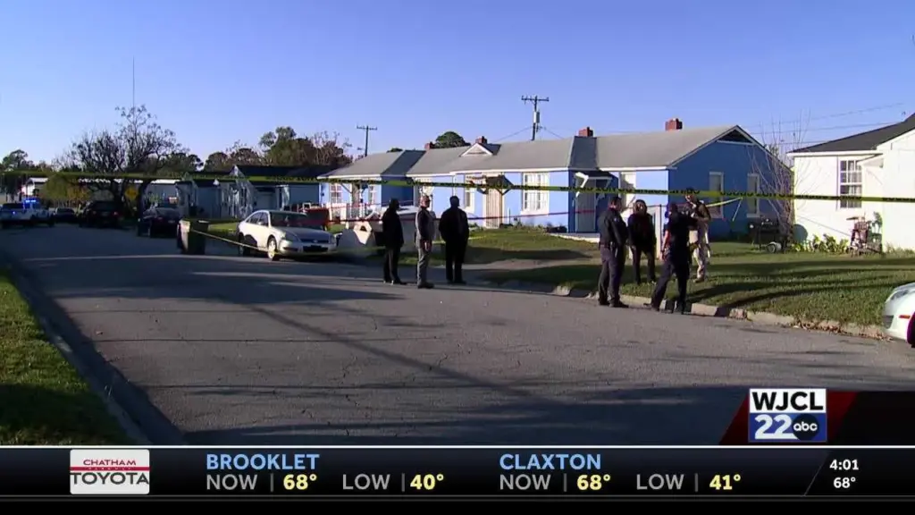 Police: Woman hit by stray bullet following gunfire between rival groups in Savannah