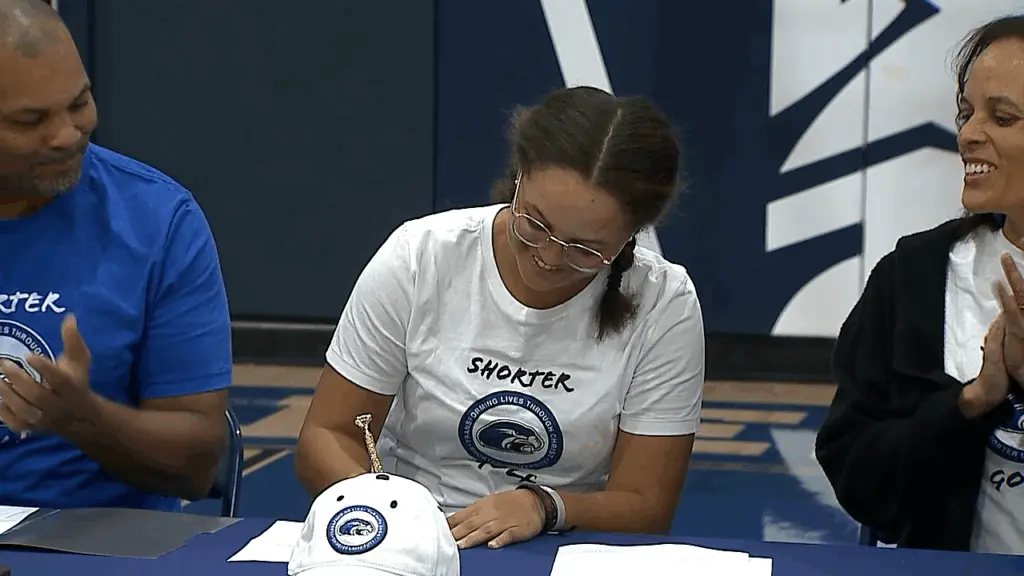 Habersham’s Hayden Price signs to play golf at Shorter University