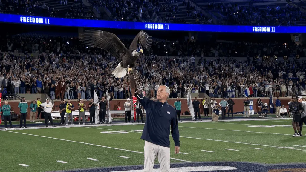 Georgia Southern unveils Freedom II, new live bald eagle mascot