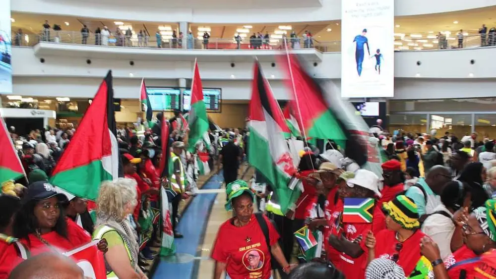 South Africa investigates mystery of a plane that arrived with more than 150 Palestinians from Gaza