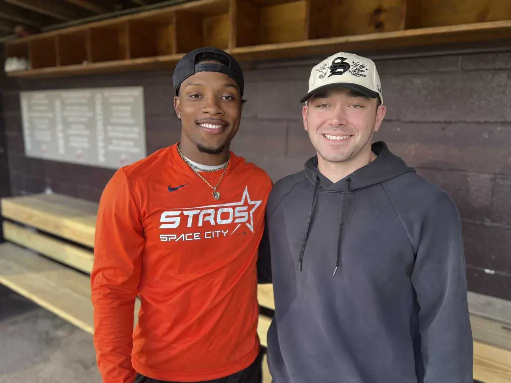 Carter Holton and Justin Thomas Jr. return home to host fall baseball camp