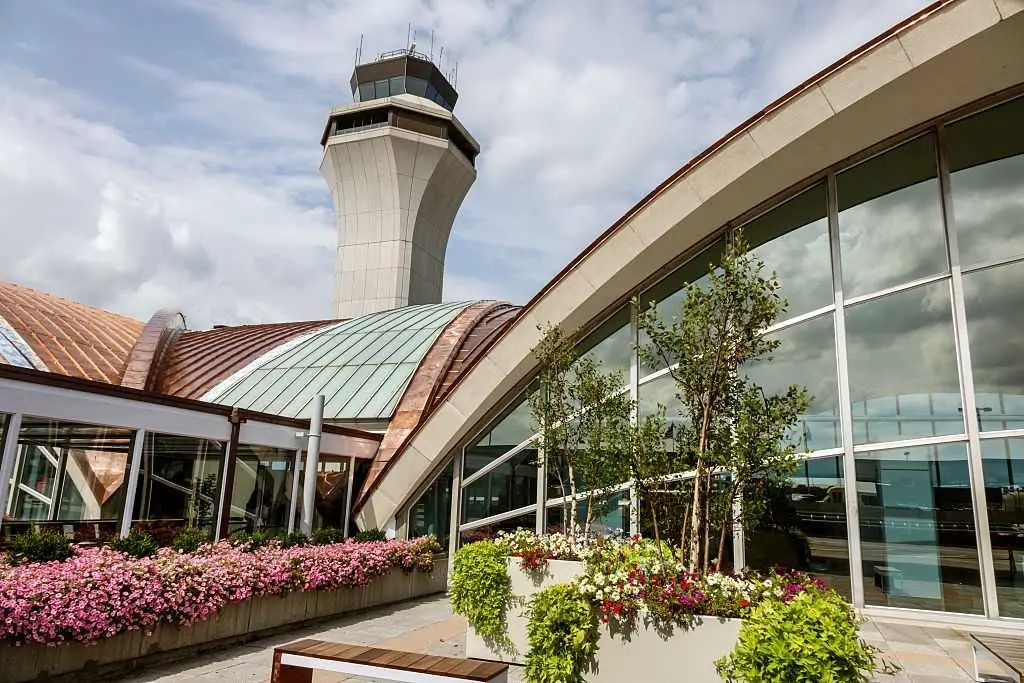 Police: Officer fatally shoots man wielding a knife at St. Louis airport