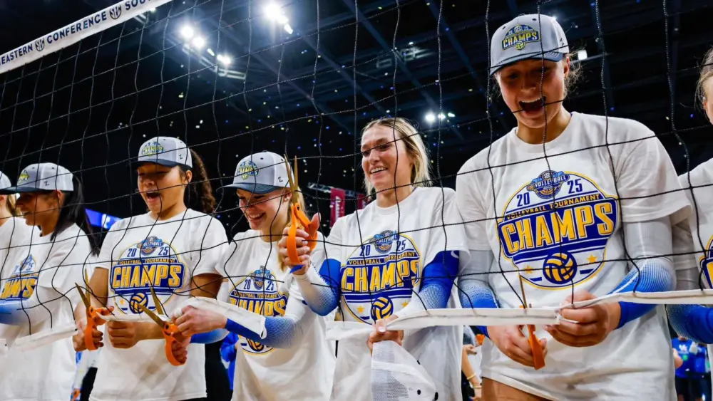 Kentucky storms back to win SEC Volleyball Tournament title in Savannah