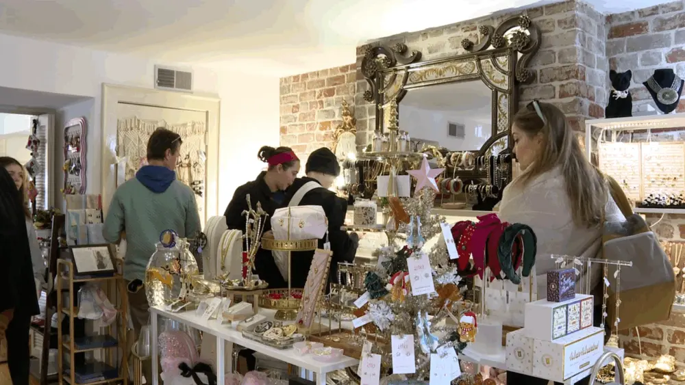 Savannah shoppers support local stores on Small Business Saturday