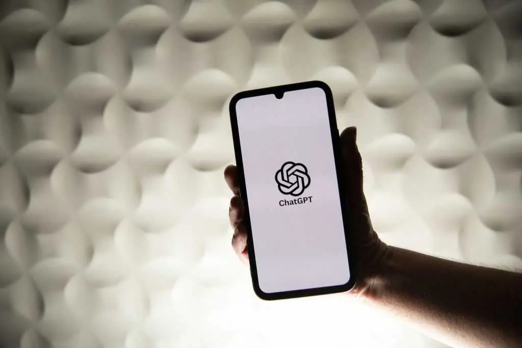 Can AI help you find the perfect holiday gift? We put it to the test with shoppers