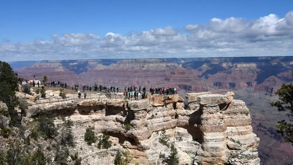 All hotels on Grand Canyon National Park's South Rim to close indefinitely
