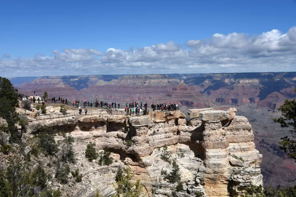 All hotels on Grand Canyon National Park's South Rim to close indefinitely