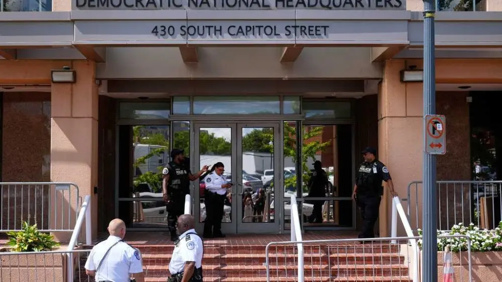 FBI makes arrest in investigation into pipe bombs placed in DC on eve of Jan. 6 riot, AP source says