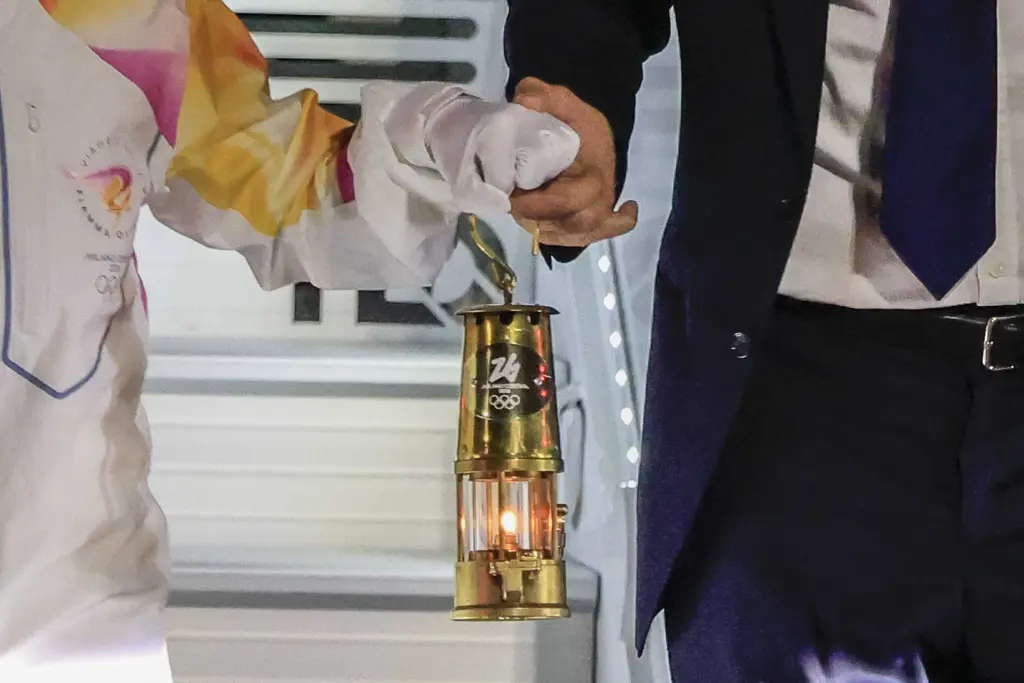 Olympic flame for Milan Cortina Winter Games arrives in Italy