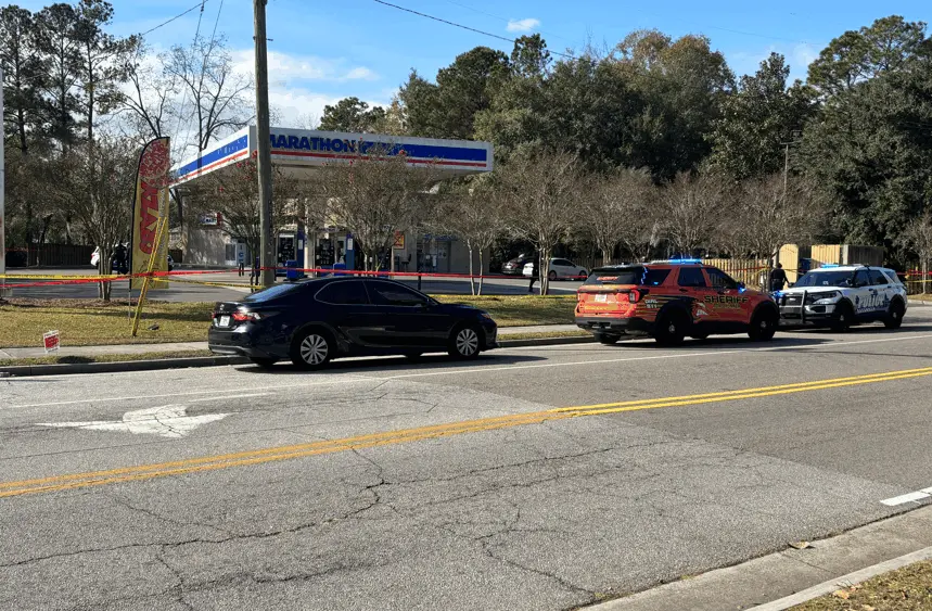 SPD investigates deadly shooting in convenience store parking lot