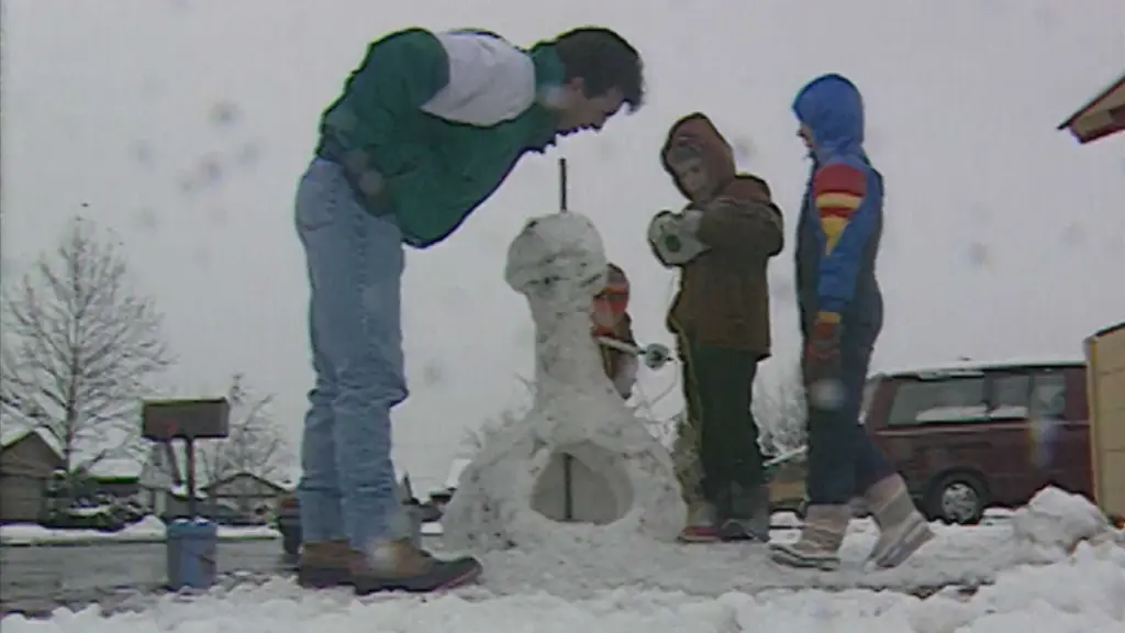 How do you build snowmen? These kids in 1992 used everything from LEGOs to robot parts