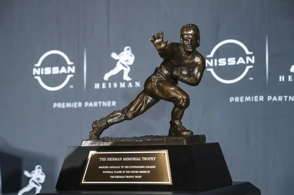 Notre Dame’s Love, Indiana’s Mendoza, Vanderbilt’s Pavia, Ohio State’s Sayin named Heisman finalists