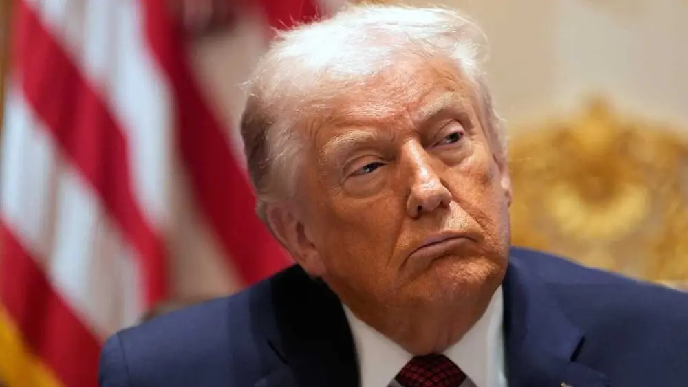 Trump addresses economy amid slumping consumer confidence