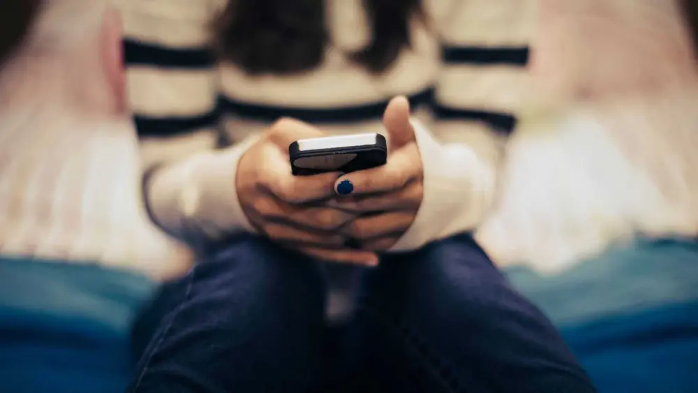 Australia is banning young teens from social media. Could it happen in the US?