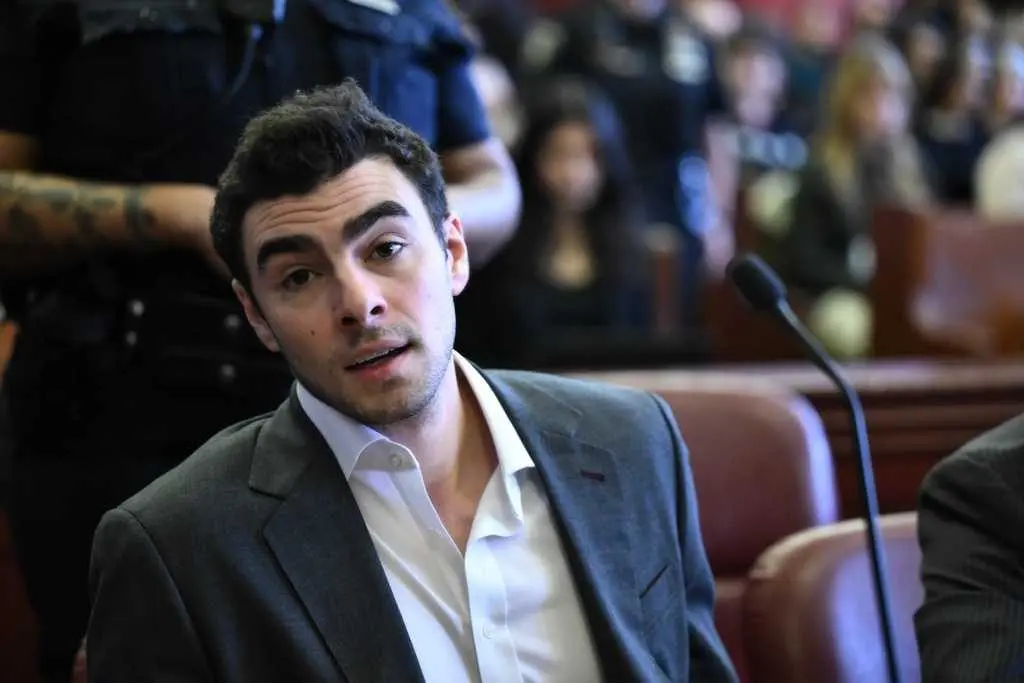 Luigi Mangione's notes to self: 'Pluck eyebrows,' 'Keep momentum, FBI slower overnight'