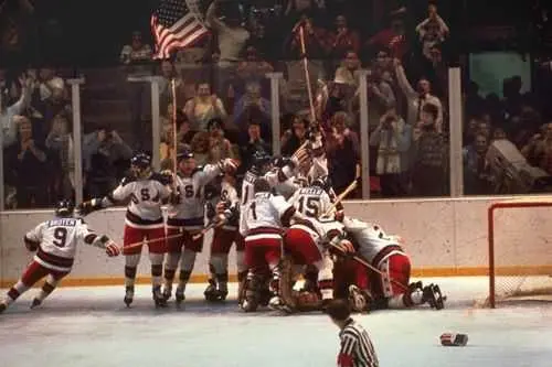 Trump honors 1980 'Miracle on Ice' Olympic team with a new gold medal