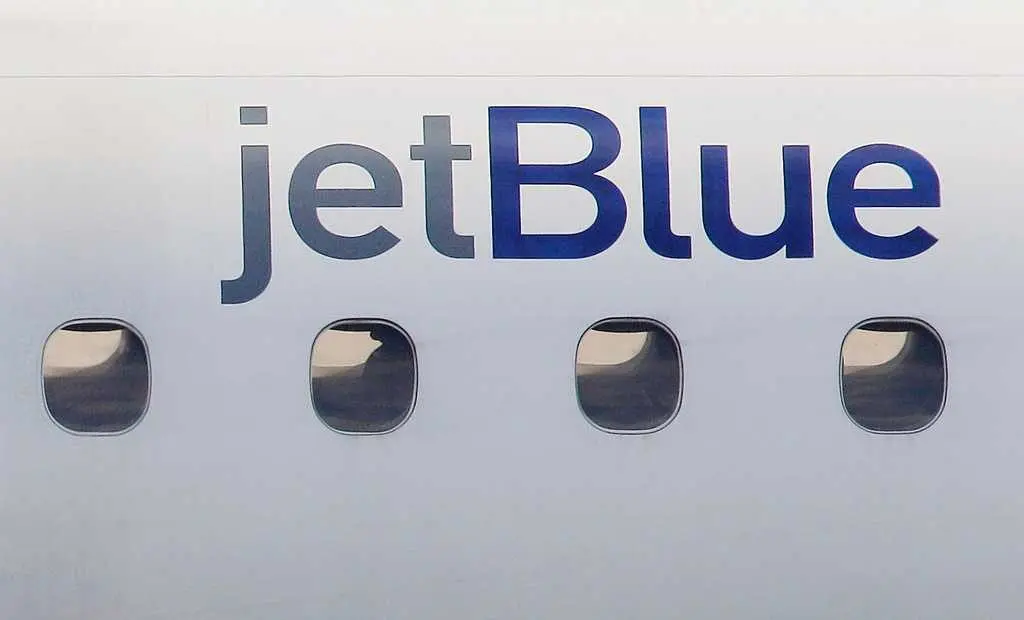 JetBlue flight near Venezuela avoids 'midair collision' with US Air Force tanker
