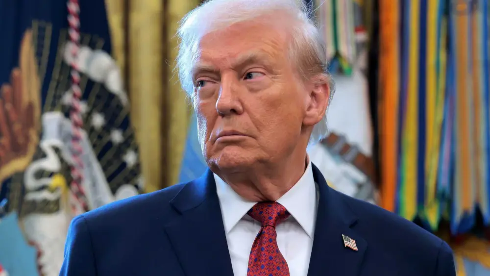 Trump signs executive order to classify illicit fentanyl as weapon of mass destruction