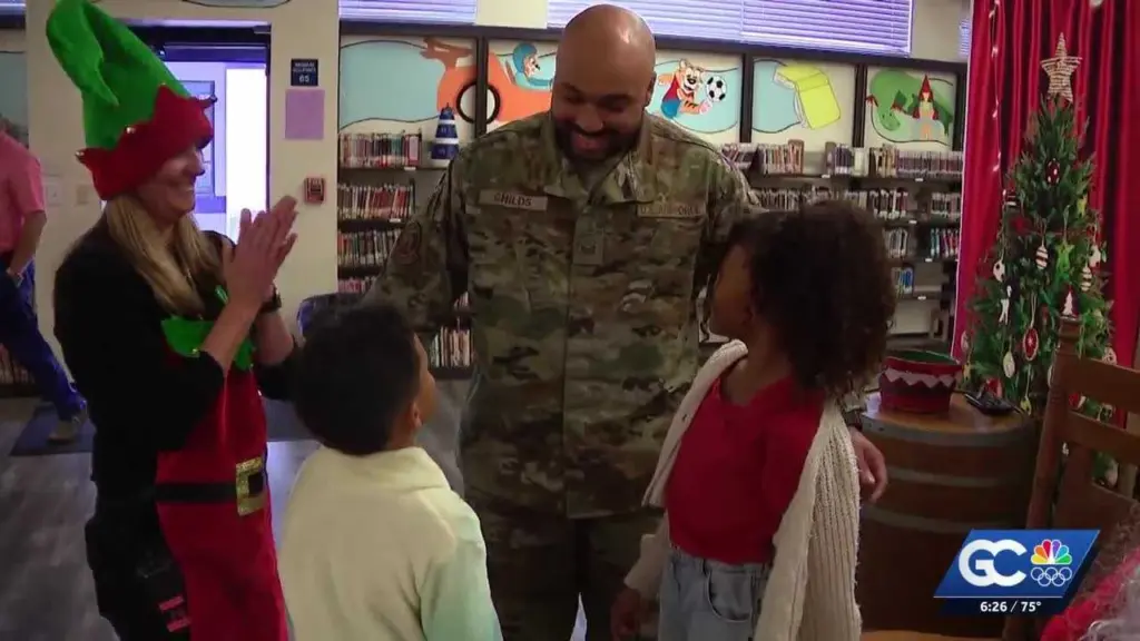 'It meant the world,' Air Force dad makes surprise return home for Christmas