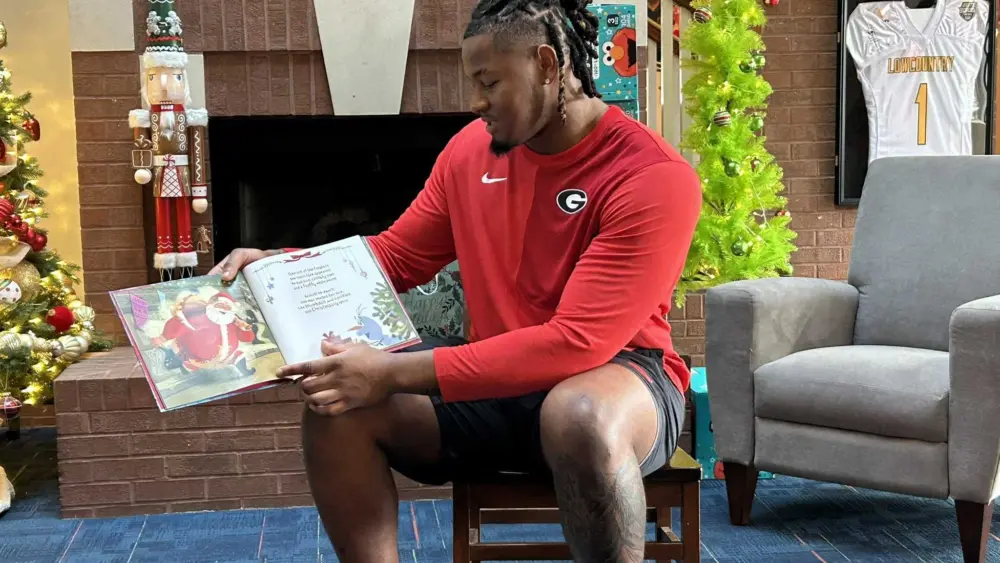 Home for the holidays: Savannah’s Elijah Griffin gives back amid Georgia playoff push