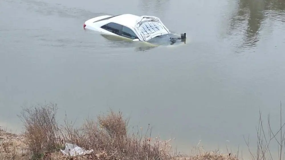 'It's a miracle:' Woman survives after car goes off Mississippi bridge and into a river