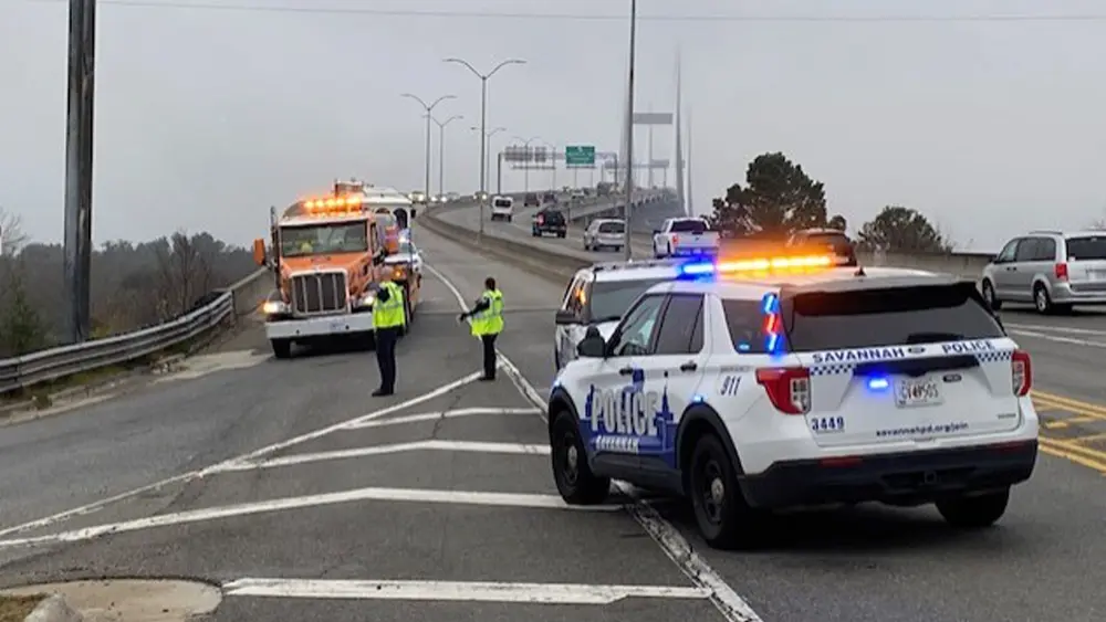 Police: Traffic on US 17/Talmadge Bridge being diverted due to crash