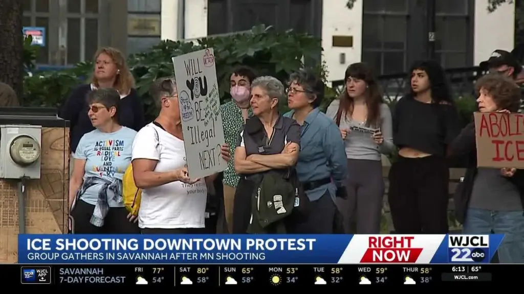 Savannah rallies after Minneapolis ICE shooting