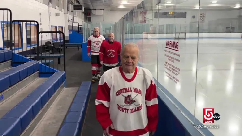 News We Love: At nearly 90, he’s still lacing up for hockey