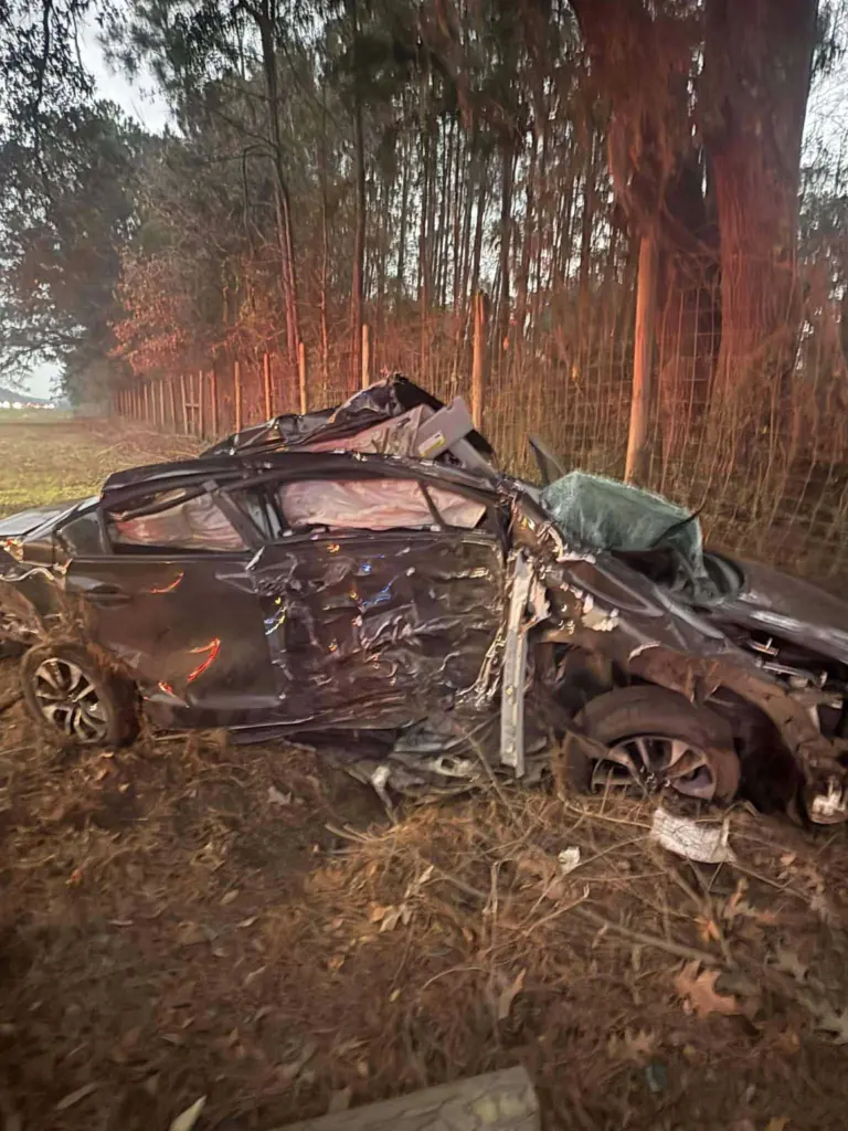 One hurt in rollover crash on I-95 in Pooler