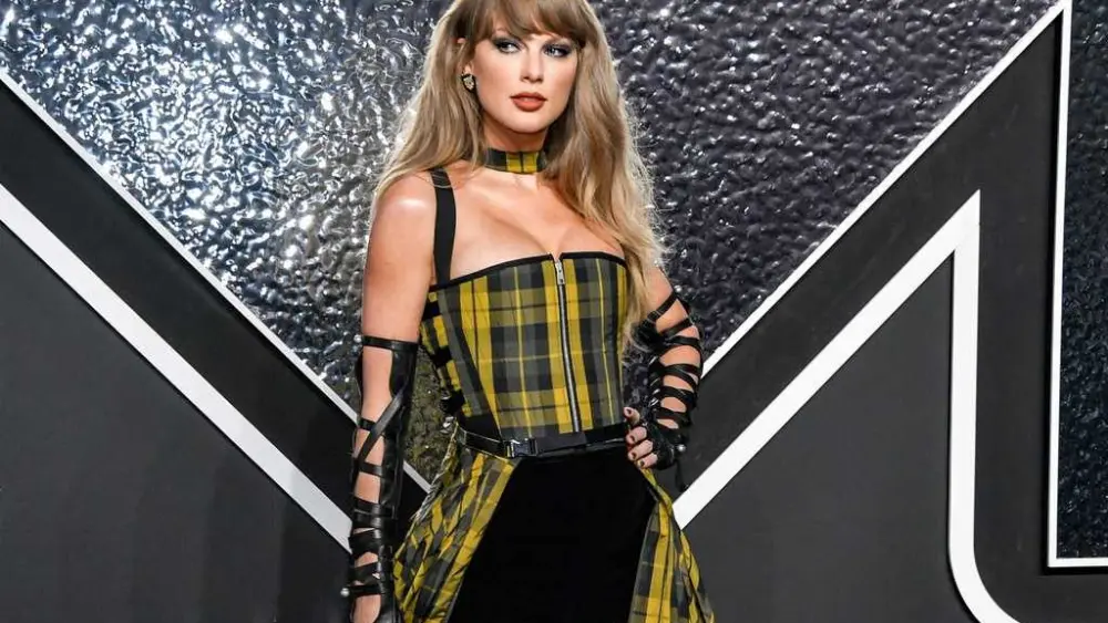 Taylor Swift, Kenny Loggins, members of Kiss and more get into Songwriters Hall of Fame