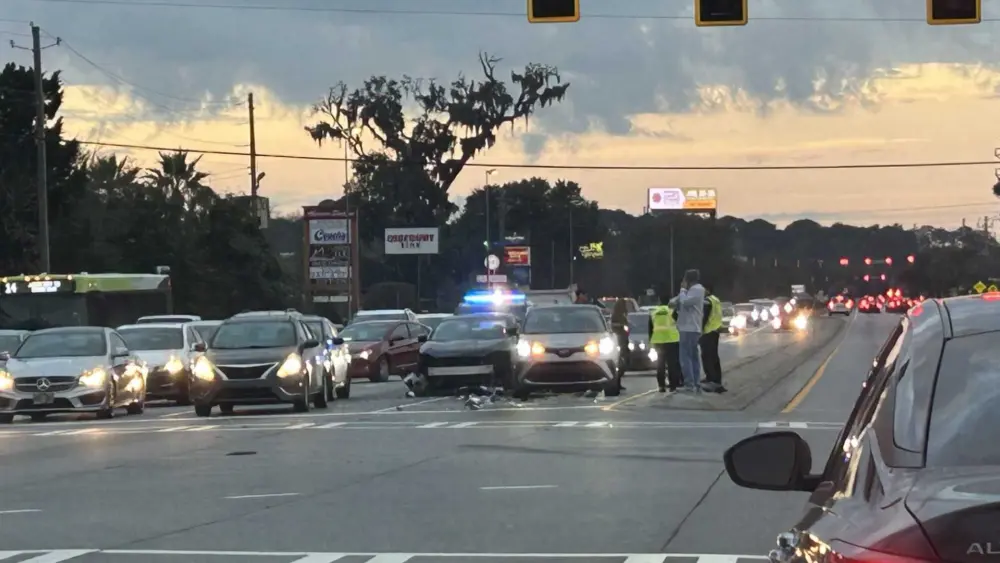 Four vehicle crash on Abercorn