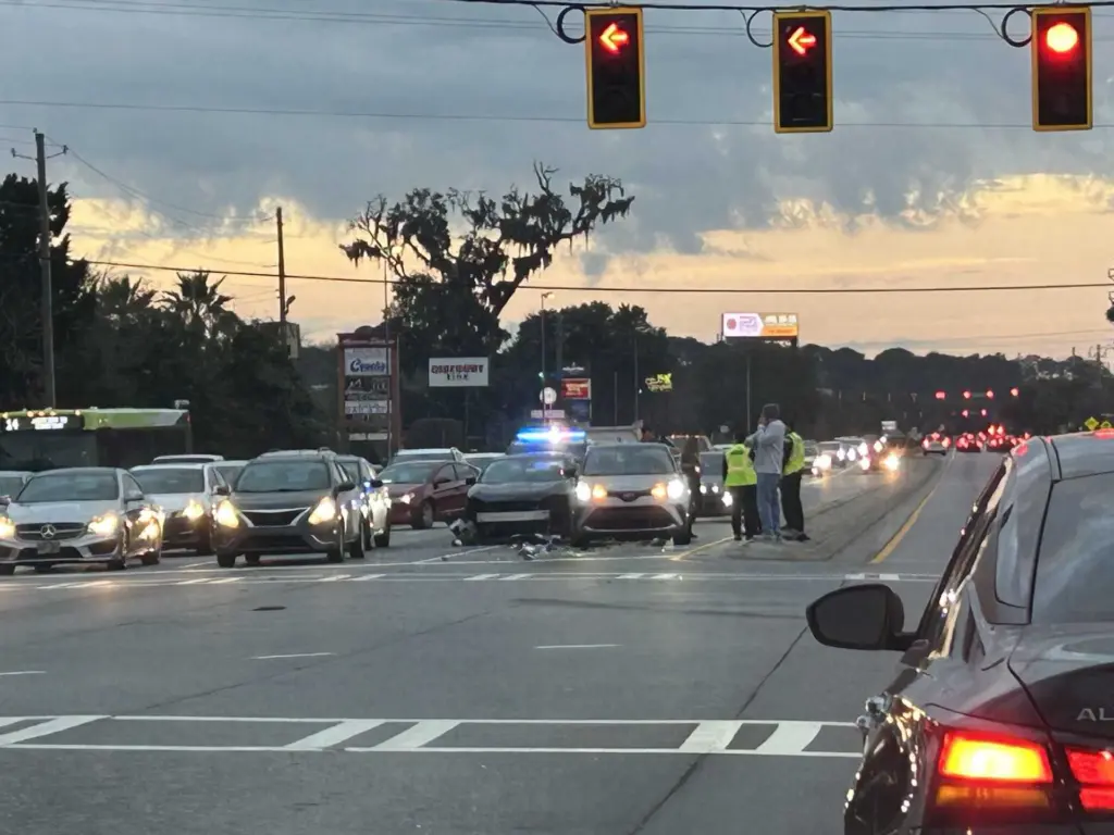 Four vehicle crash on Abercorn