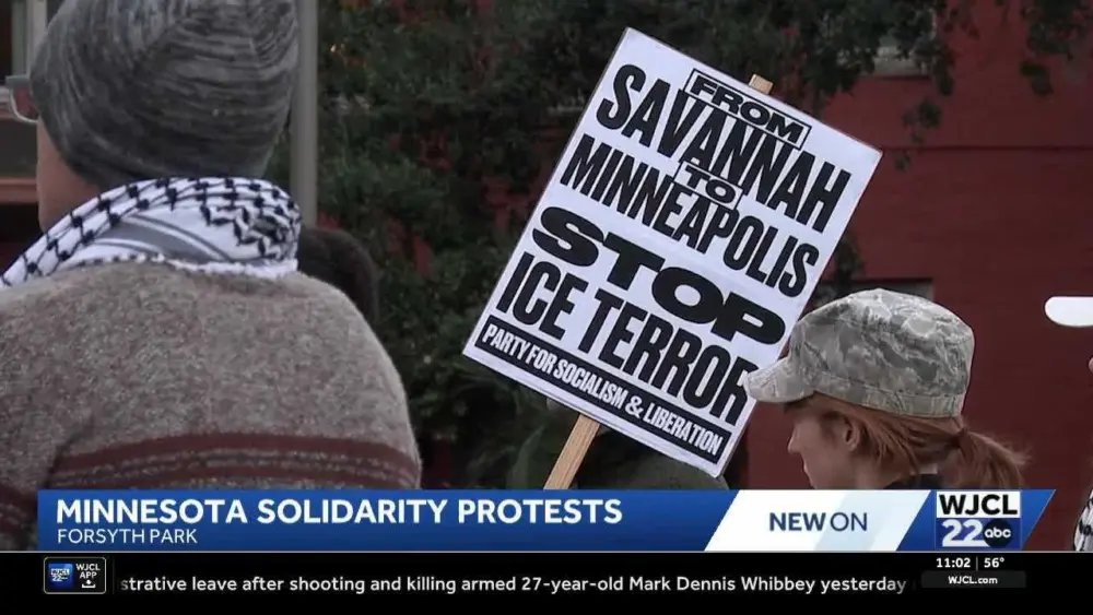 'Solidarity with Minnesota' rally in Savannah spotlights immigration enforcement concerns