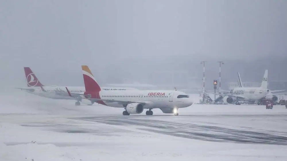 Stranded by winter weather? Here's what airlines owe you