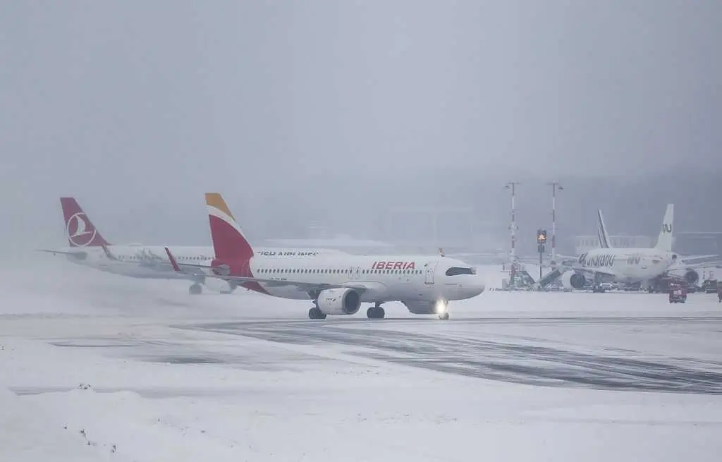 Stranded by winter weather? Here's what airlines owe you