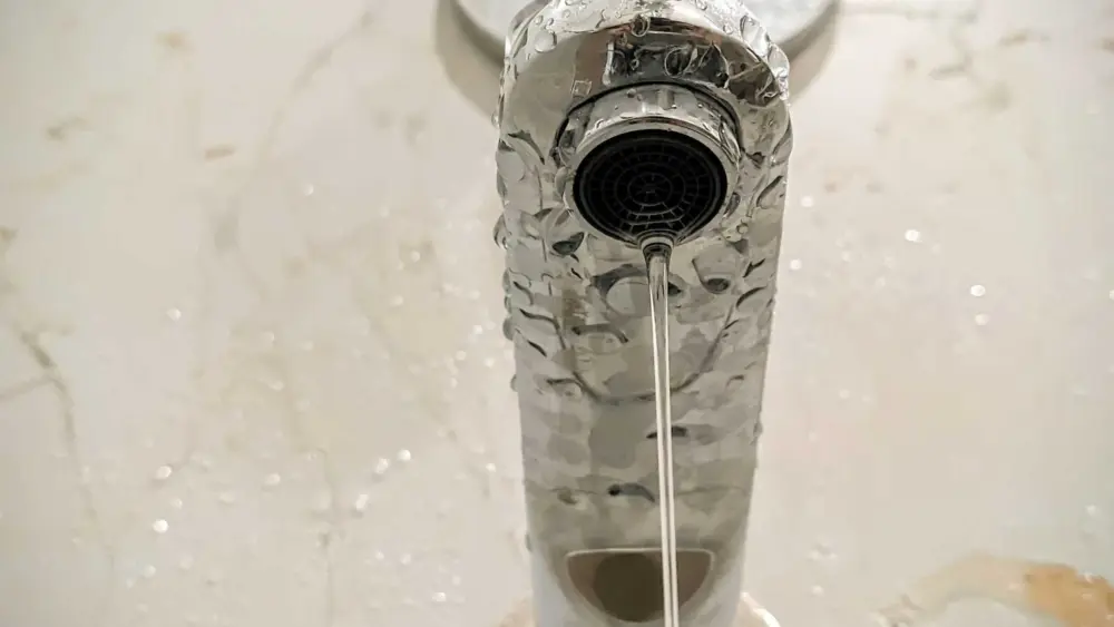 Prevent pipe freezes in the winter months | Tips and tricks