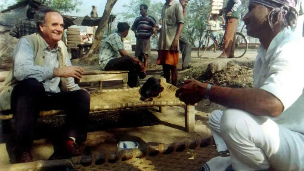 Mark Tully, BBC correspondent known as the 'voice of India,' dies at 90