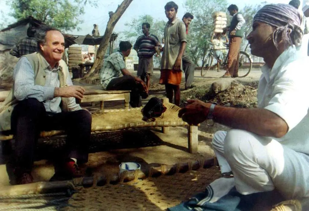 Mark Tully, BBC correspondent known as the 'voice of India,' dies at 90