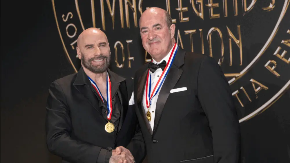 Gulfstream President Mark Burns inducted into Living Legends of Aviation