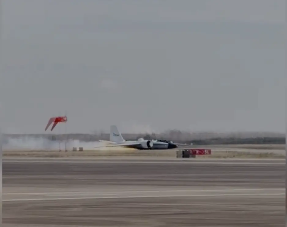 VIDEO: NASA plane makes fiery belly landing at Texas airport