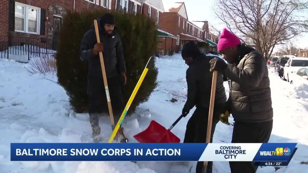 'It's a fun job': Neighbors help rid sidewalks of snow and ice for free