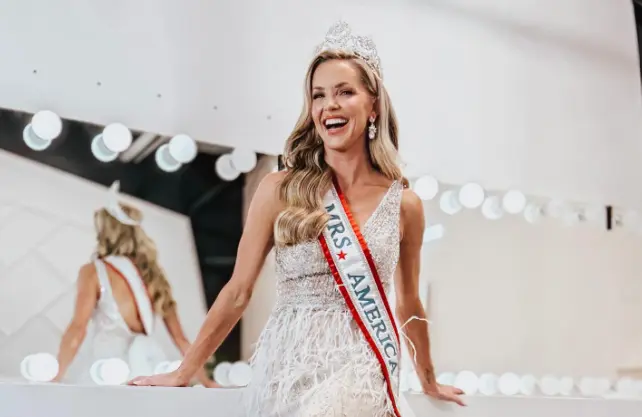 Tattnall County native Paige Ewing claims First Runner-Up at Mrs. World Pageant